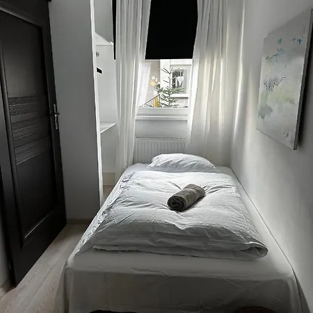 Jagoda Nocleg ze śniadaniem 3*